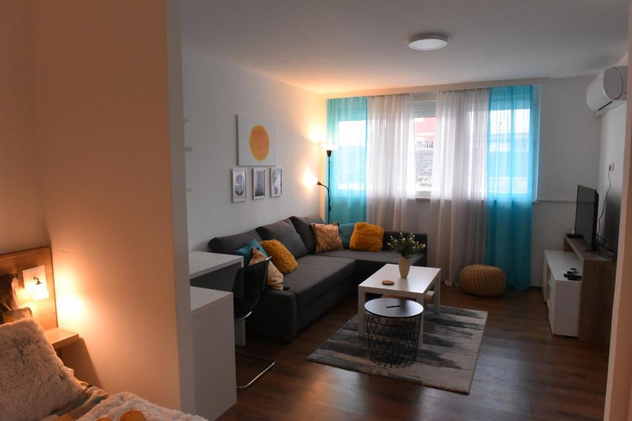 Central Apartment Ćuprija Exteriör bild